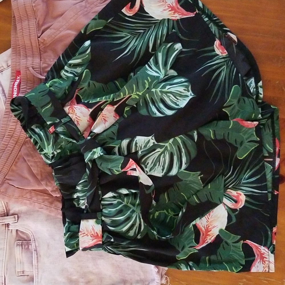 Black Tropical Paperbag Waist Shorts Size Large